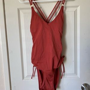 One piece swimsuit/bikini